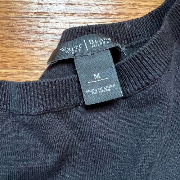 Gorgeous black top with satin back tie - Picture 3 of 8